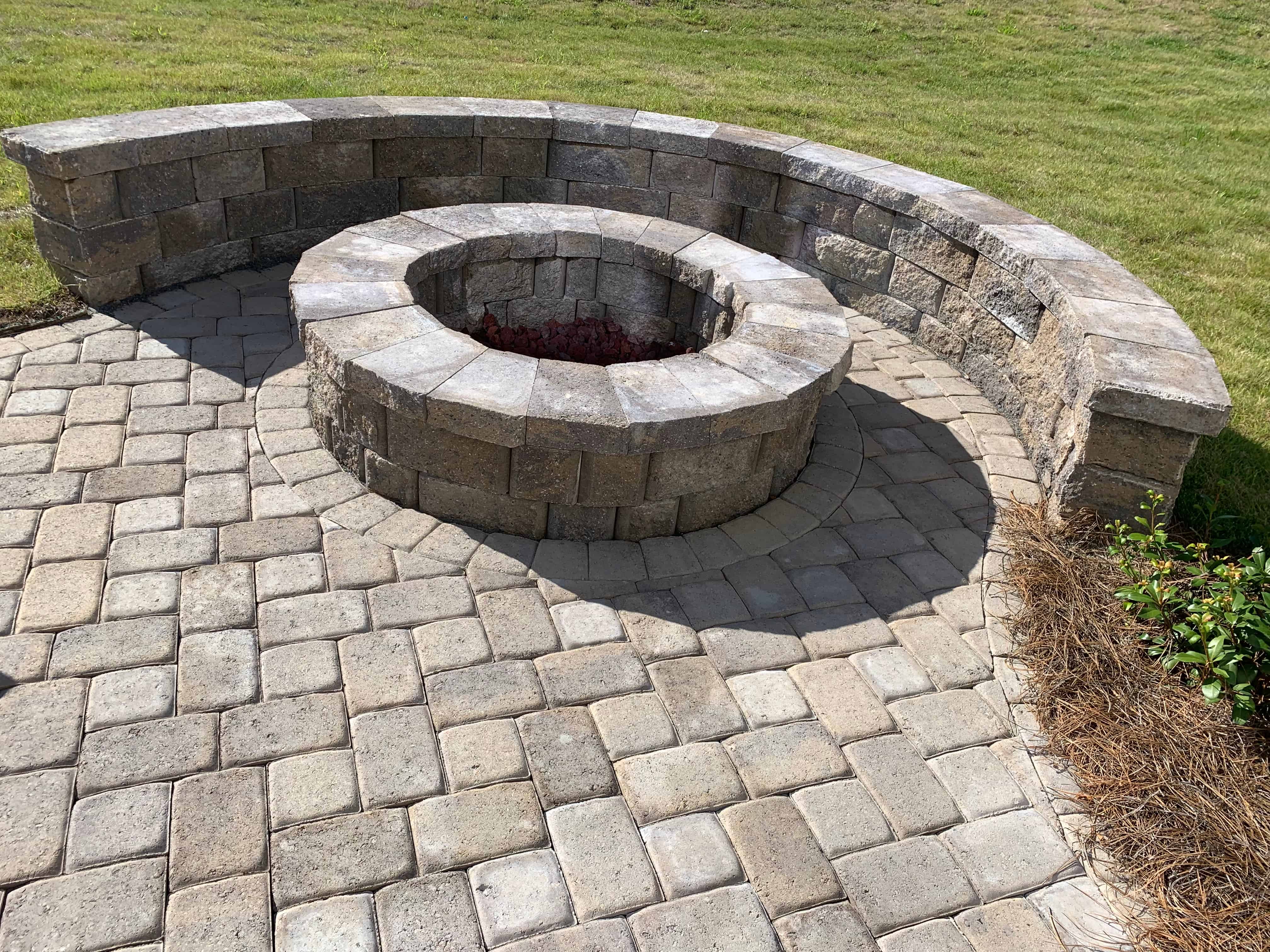 Explore the best firepit ideas for large and small yards. Get inspired and make the most of your outdoor living area this fall.